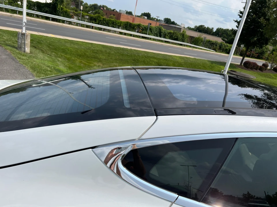 2016 Tesla Model S - Image 28 of 31