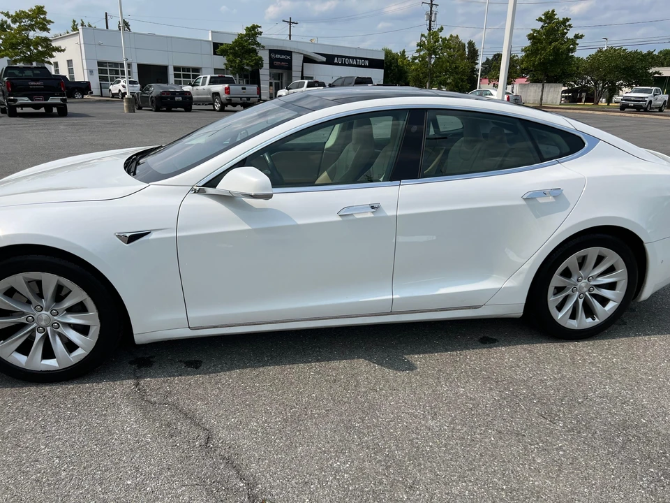 2016 Tesla Model S - Image 20 of 31
