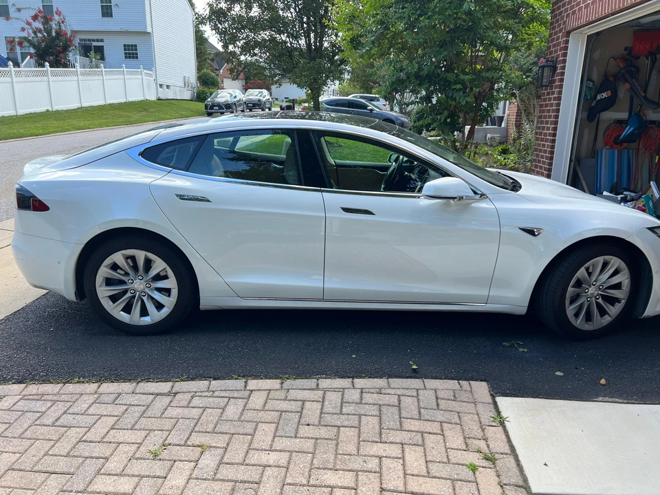 2016 Tesla Model S - Image 12 of 31