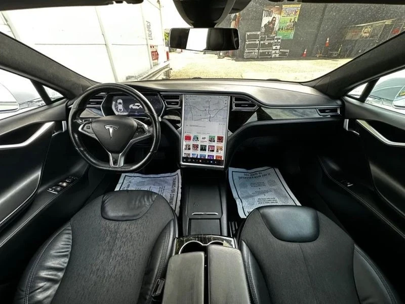 2016 Tesla Model S - Image 9 of 12