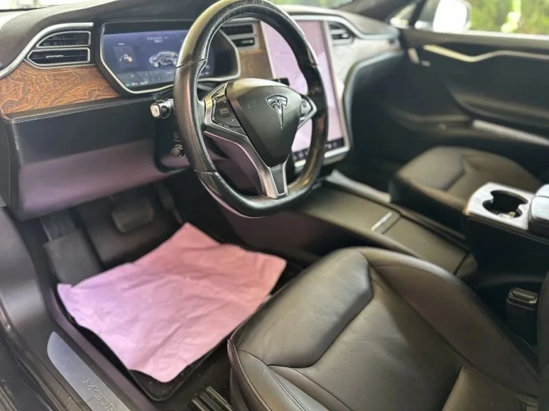 2016 Tesla Model S - Image 10 of 12