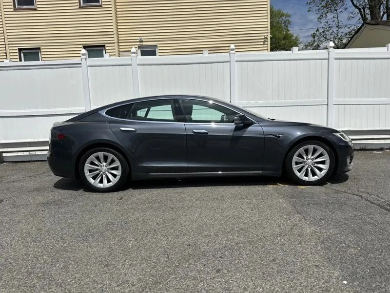 2016 Tesla Model S - Image 8 of 12