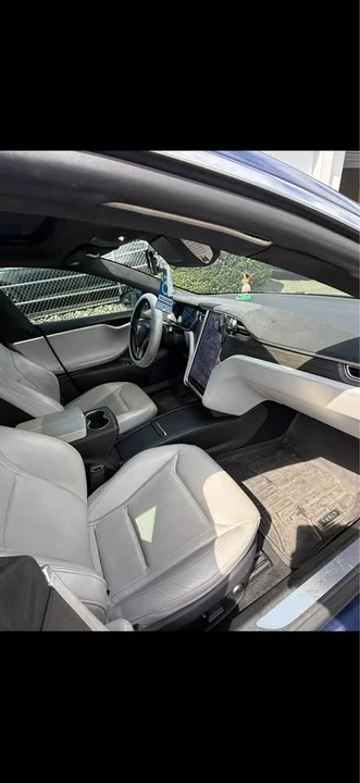 2016 Tesla Model S - Image 11 of 14