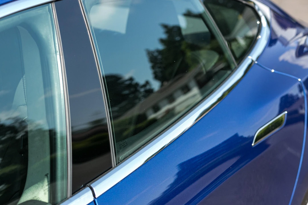 2016 Tesla Model S - Image 29 of 31