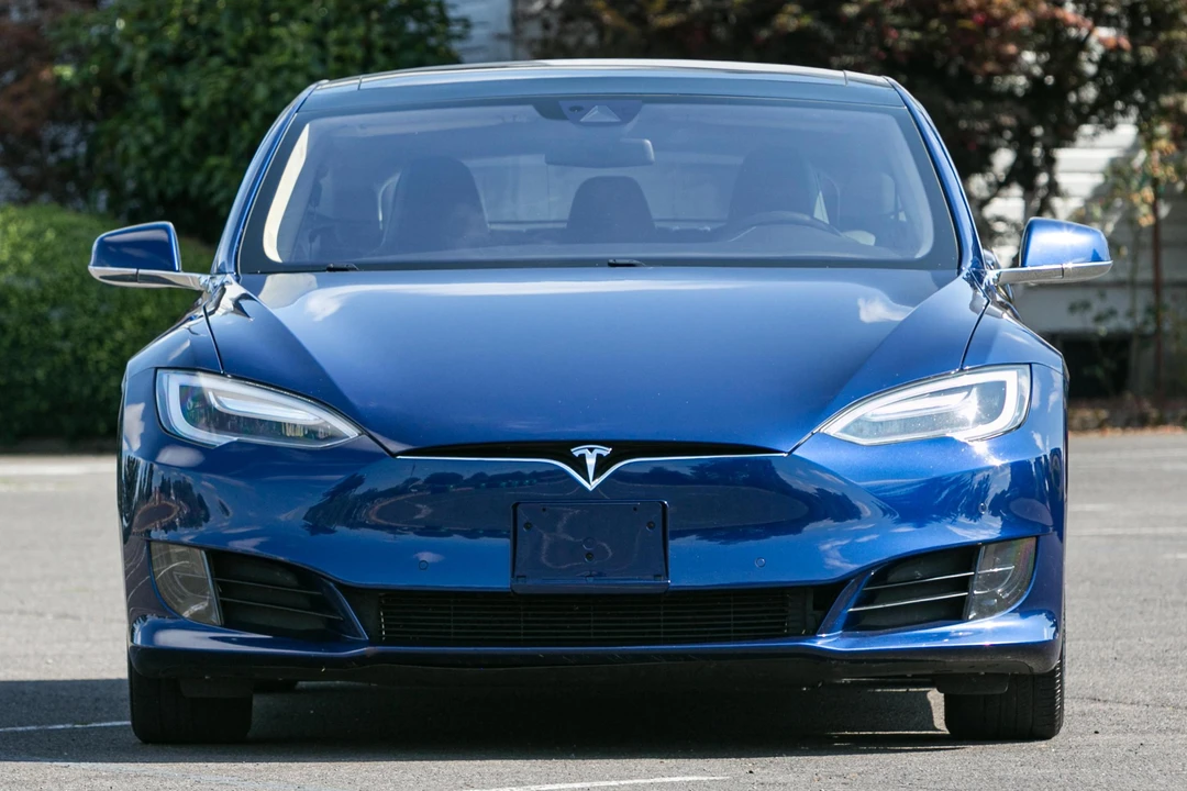 2016 Tesla Model S - Image 2 of 31