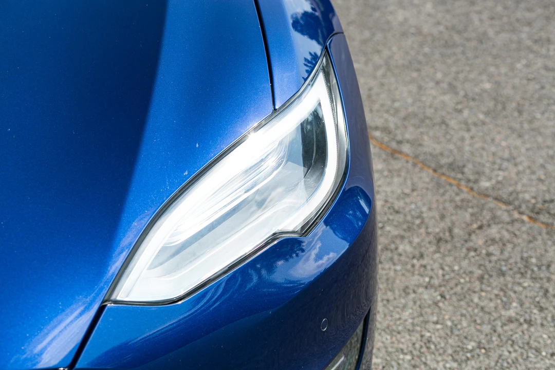 2016 Tesla Model S - Image 13 of 31