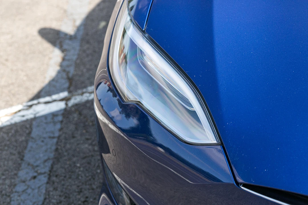 2016 Tesla Model S - Image 11 of 31