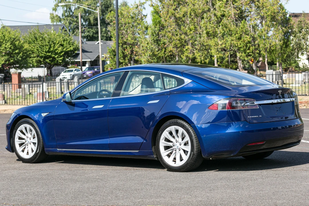 2016 Tesla Model S - Image 4 of 31