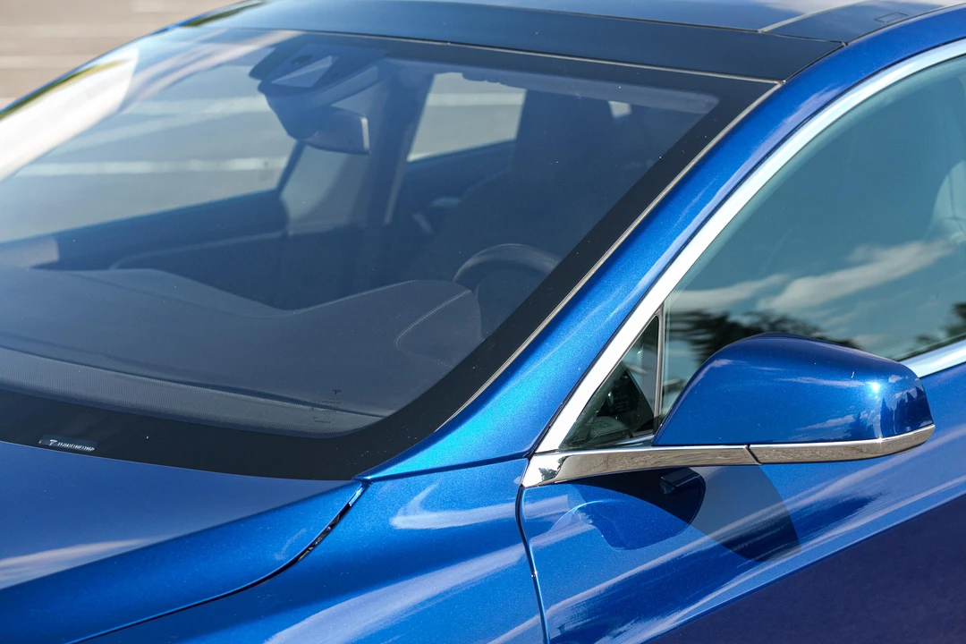 2016 Tesla Model S - Image 23 of 31