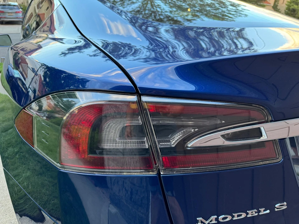 2016 Tesla Model S - Image 22 of 31