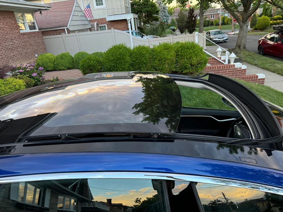 2016 Tesla Model S - Image 26 of 31