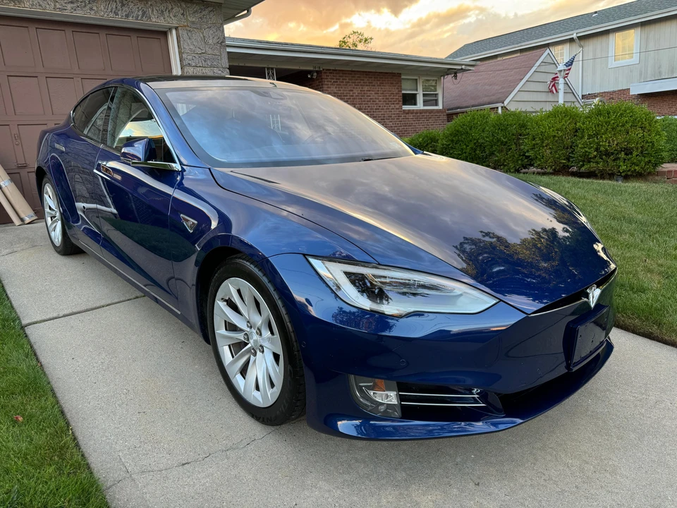 2016 Tesla Model S - Image 14 of 31
