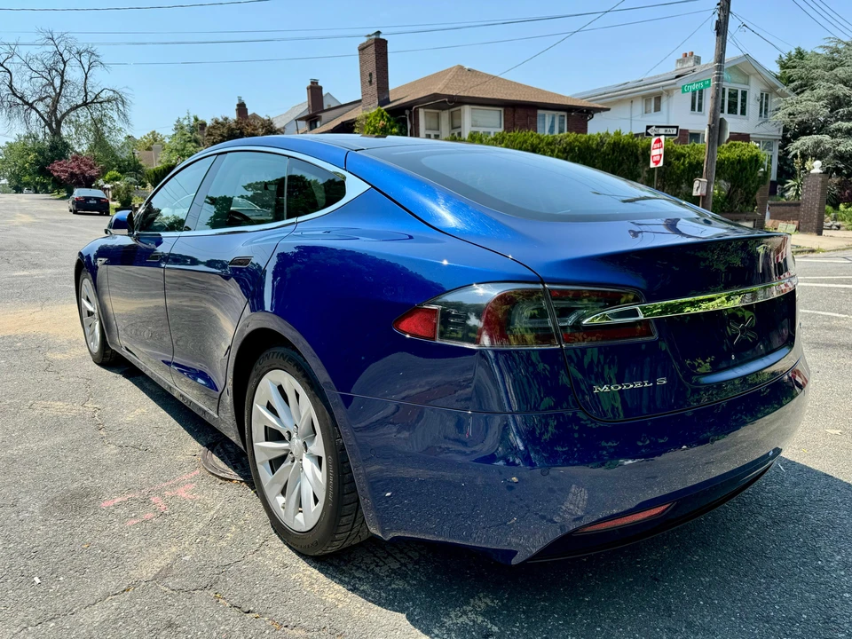2016 Tesla Model S - Image 10 of 31