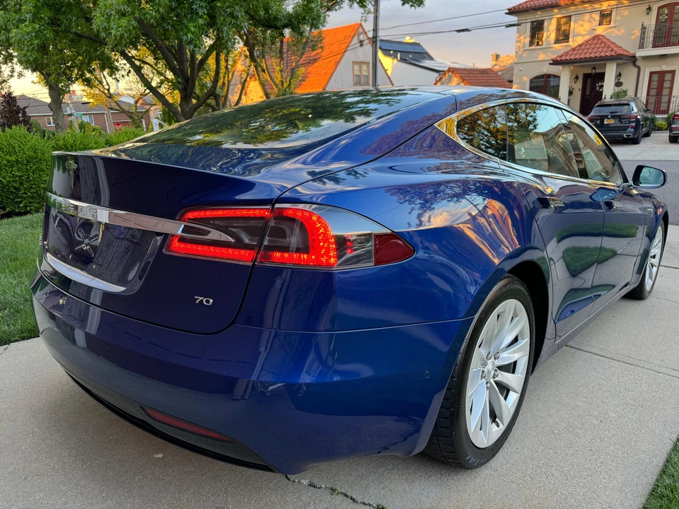 2016 Tesla Model S - Image 13 of 31