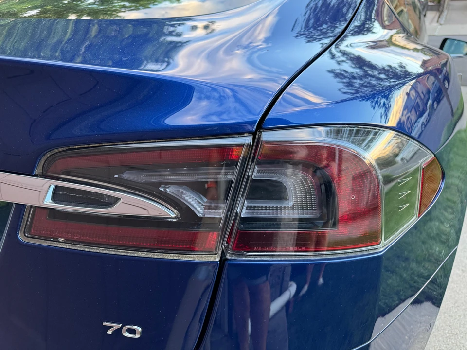 2016 Tesla Model S - Image 25 of 31