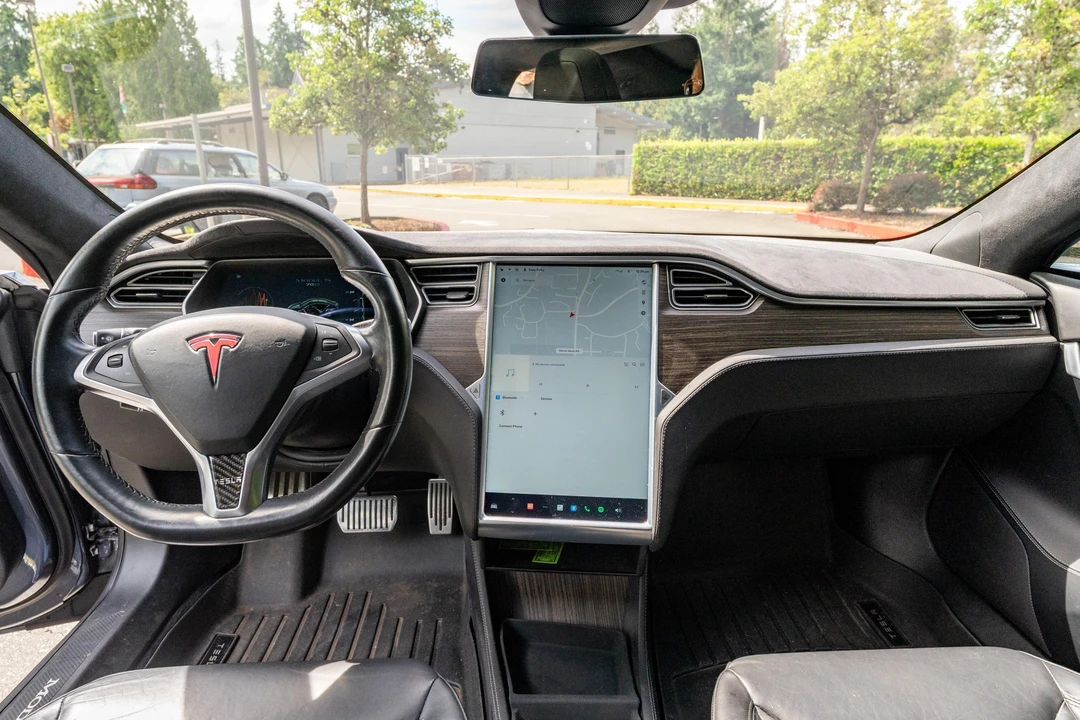 2016 Tesla Model S - Image 9 of 14