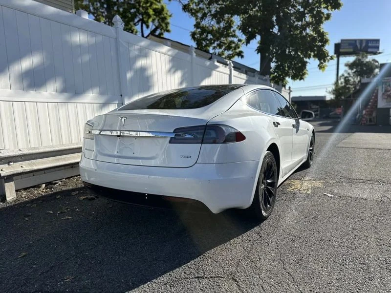 2016 Tesla Model S - Image 7 of 12