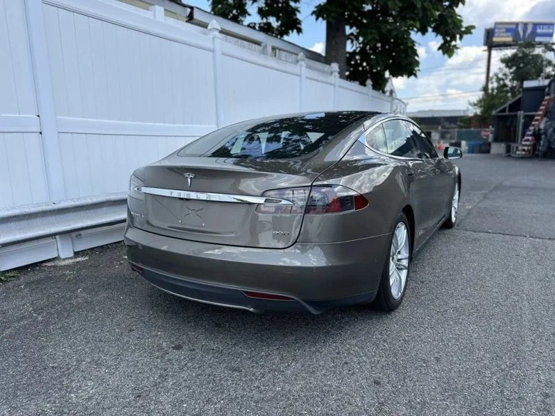2016 Tesla Model S - Image 7 of 12