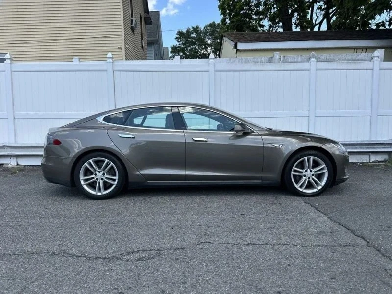 2016 Tesla Model S - Image 8 of 12