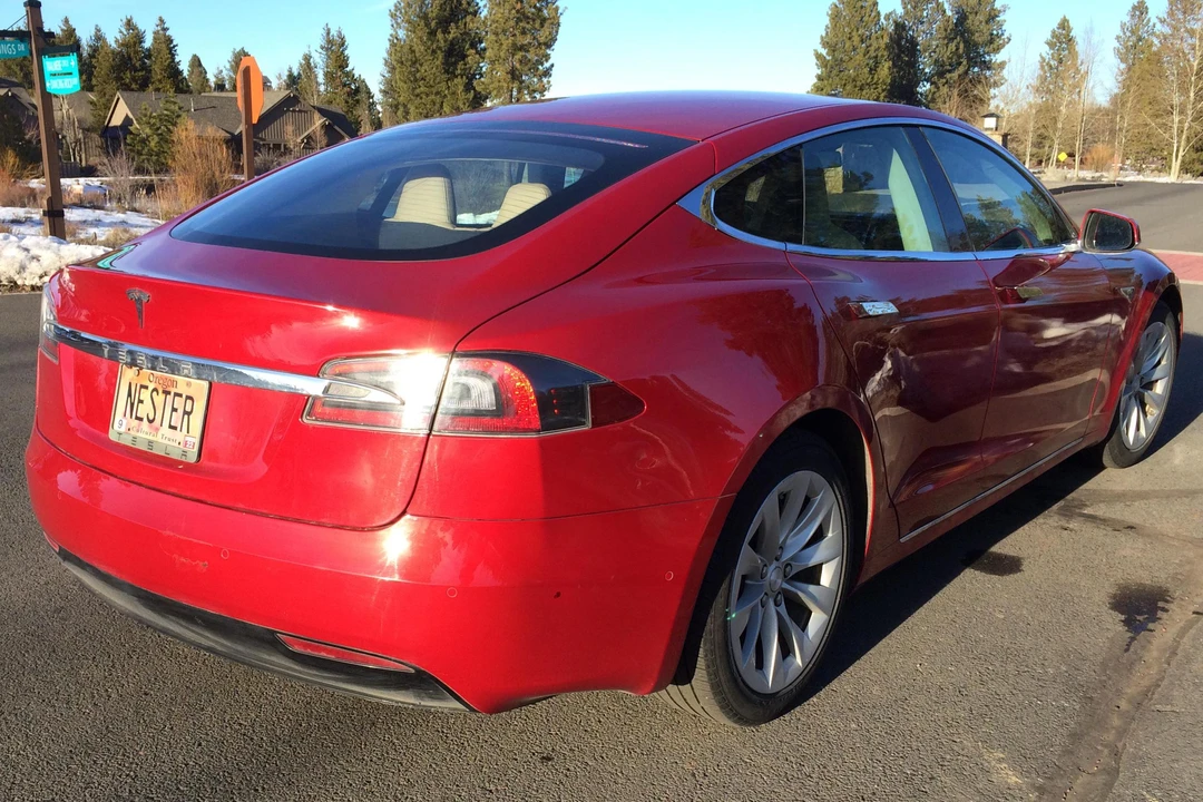 2016 Tesla Model S - Image 4 of 12
