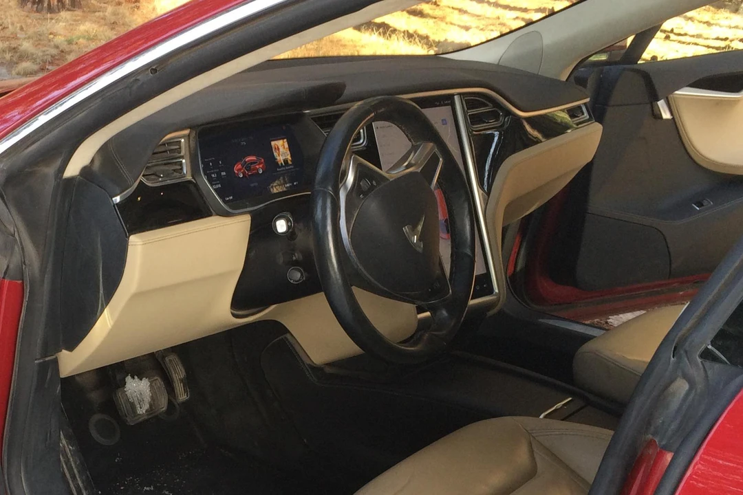 2016 Tesla Model S - Image 7 of 12