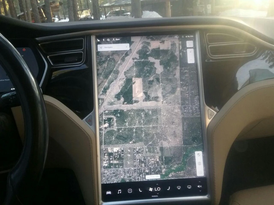 2016 Tesla Model S - Image 12 of 12