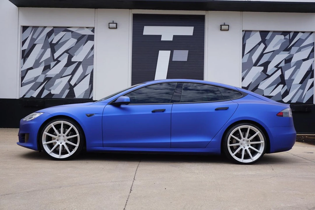 2016 Tesla Model S - Image 8 of 31