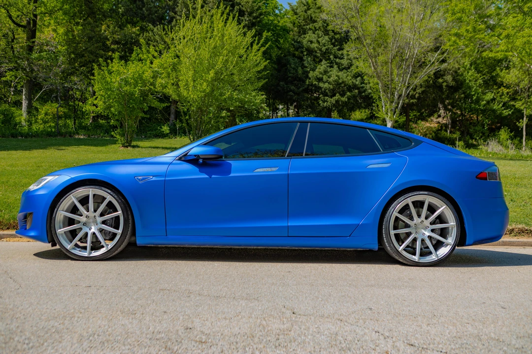 2016 Tesla Model S - Image 9 of 31