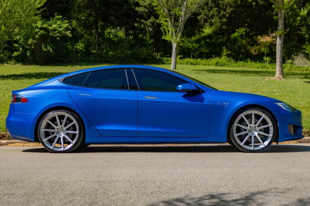 2016 Tesla Model S - Image 16 of 31