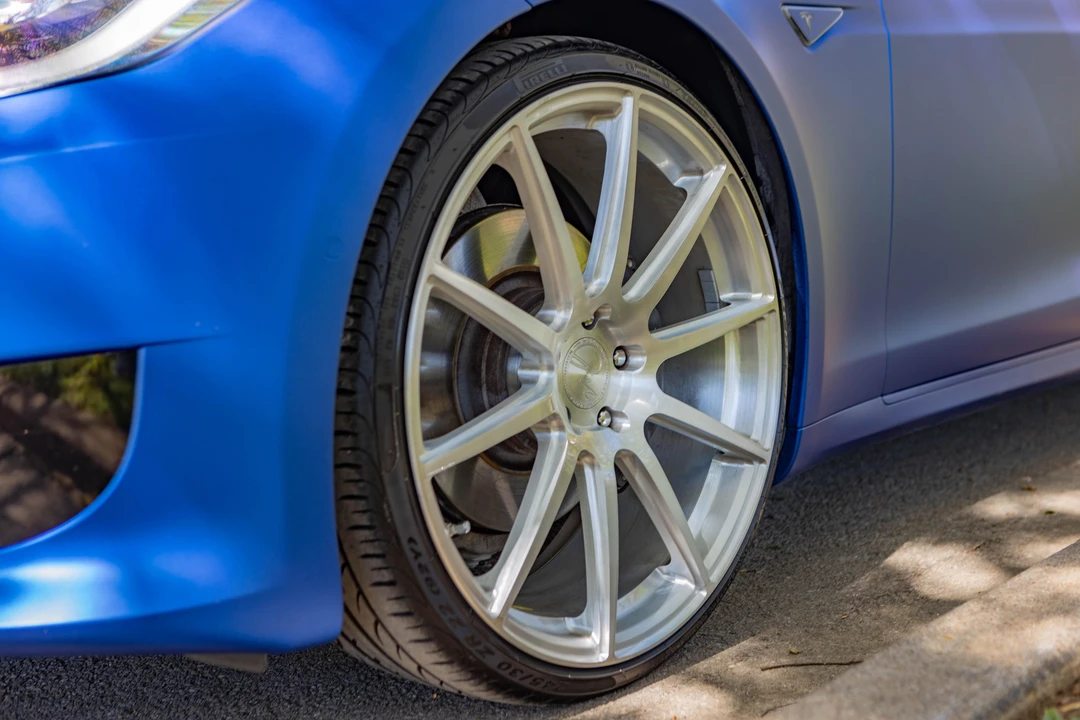 2016 Tesla Model S - Image 29 of 31