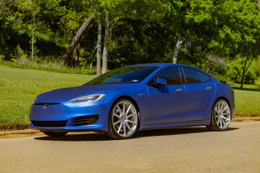 2016 Tesla Model S - Image 23 of 31
