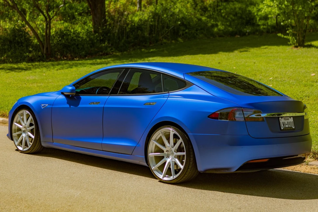 2016 Tesla Model S - Image 5 of 31