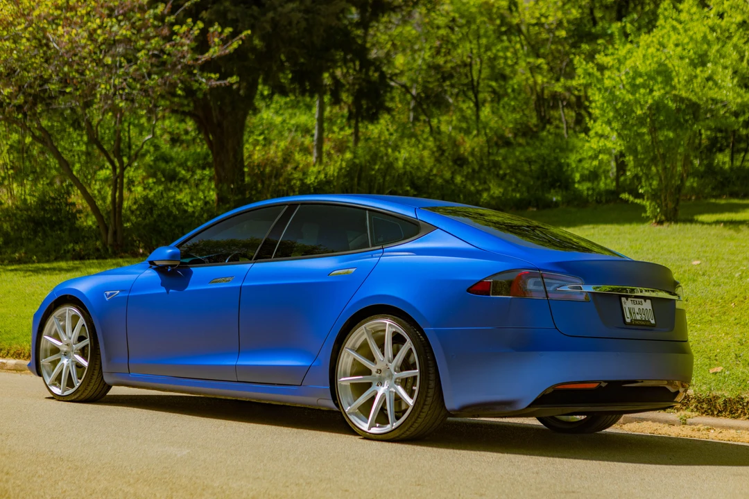 2016 Tesla Model S - Image 11 of 31