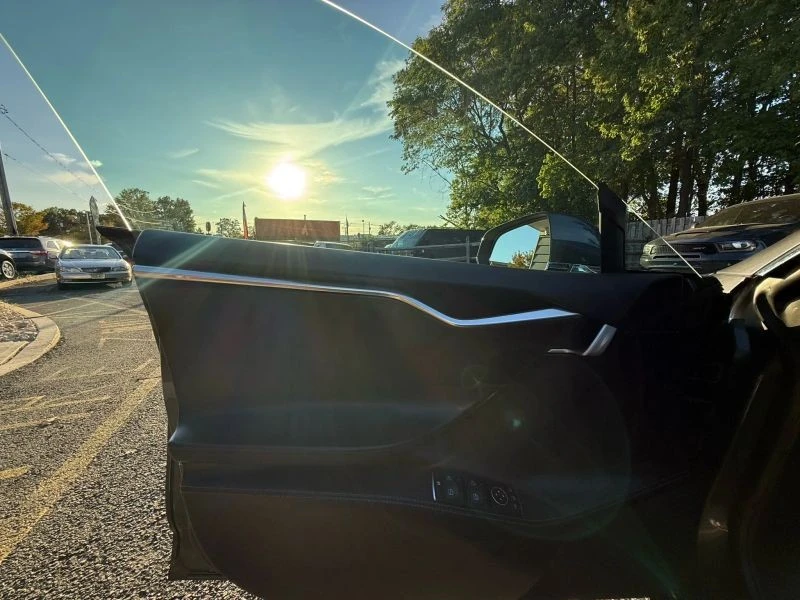 2016 Tesla Model S - Image 9 of 12
