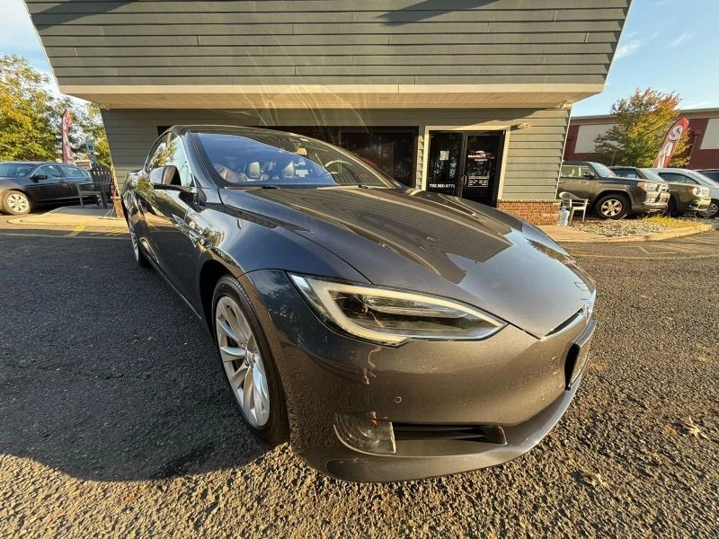 2016 Tesla Model S - Image 8 of 12