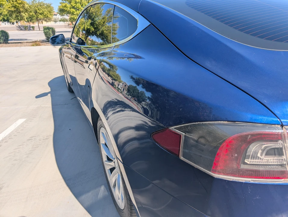 2016 Tesla Model S - Image 24 of 31