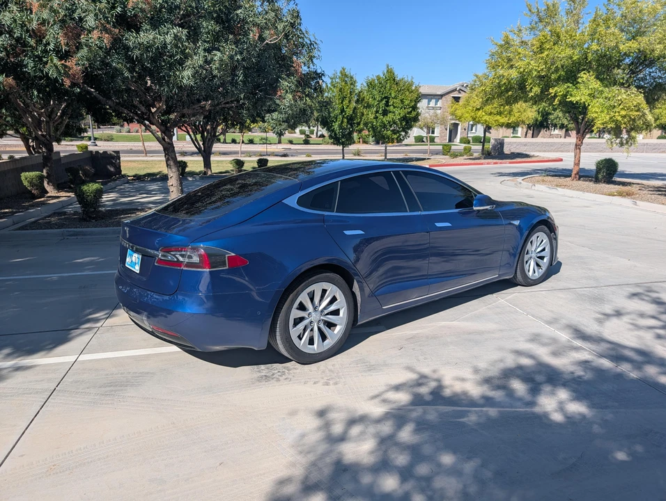 2016 Tesla Model S - Image 14 of 31