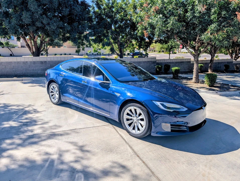 2016 Tesla Model S - Image 15 of 31