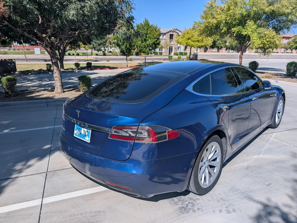 2016 Tesla Model S - Image 13 of 31