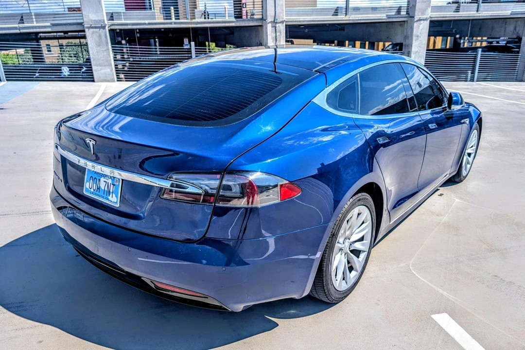 2016 Tesla Model S - Image 4 of 31