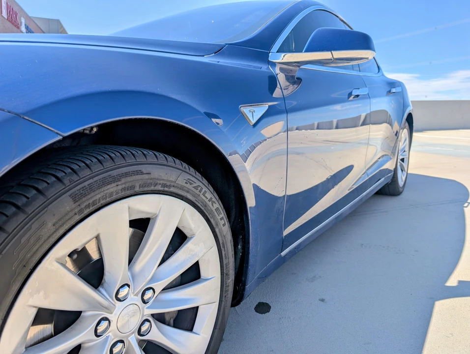 2016 Tesla Model S - Image 21 of 31