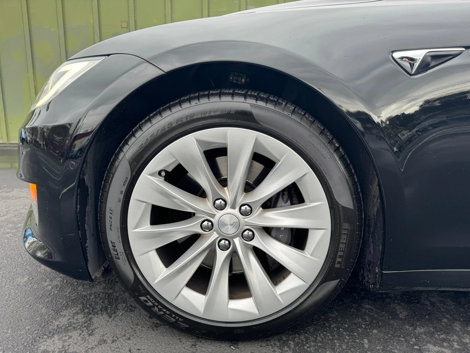 2016 Tesla Model S - Image 25 of 31