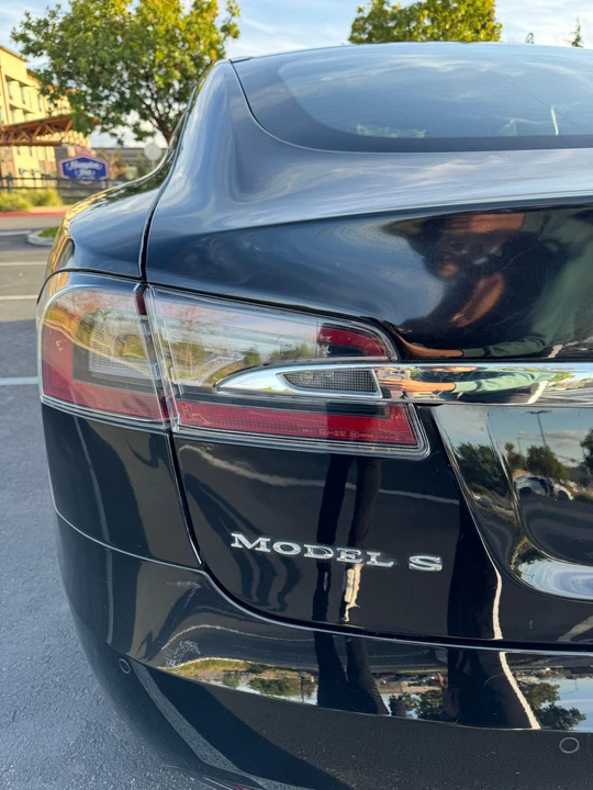 2016 Tesla Model S - Image 13 of 31