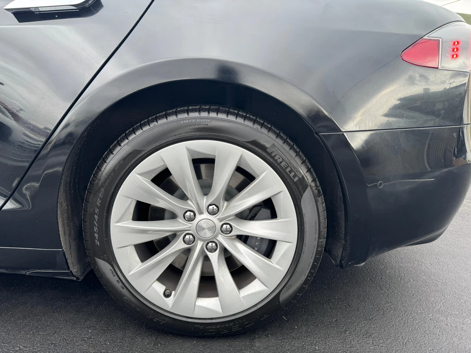 2016 Tesla Model S - Image 26 of 31