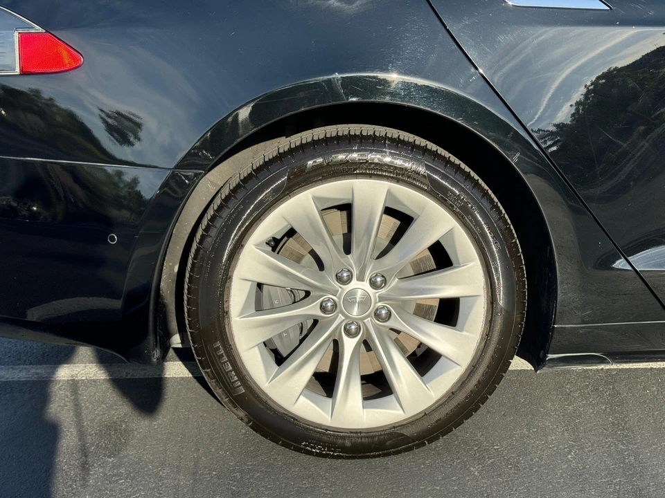 2016 Tesla Model S - Image 27 of 31