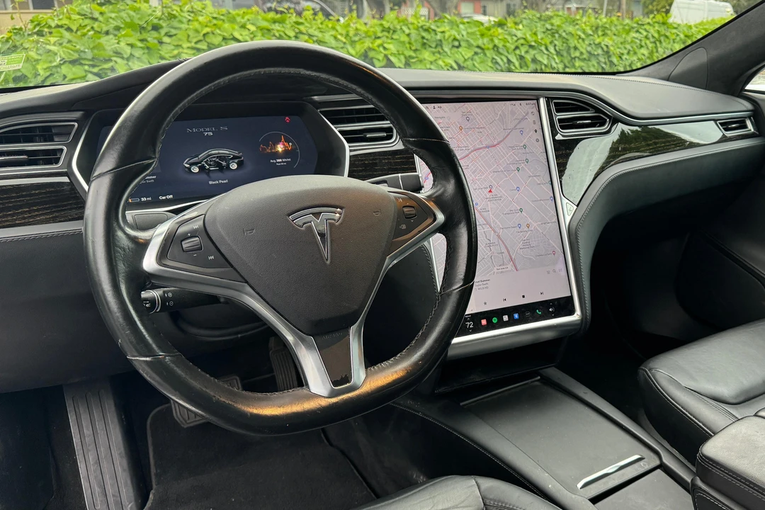 2016 Tesla Model S - Image 29 of 31