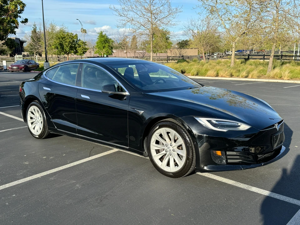 2016 Tesla Model S - Image 9 of 31