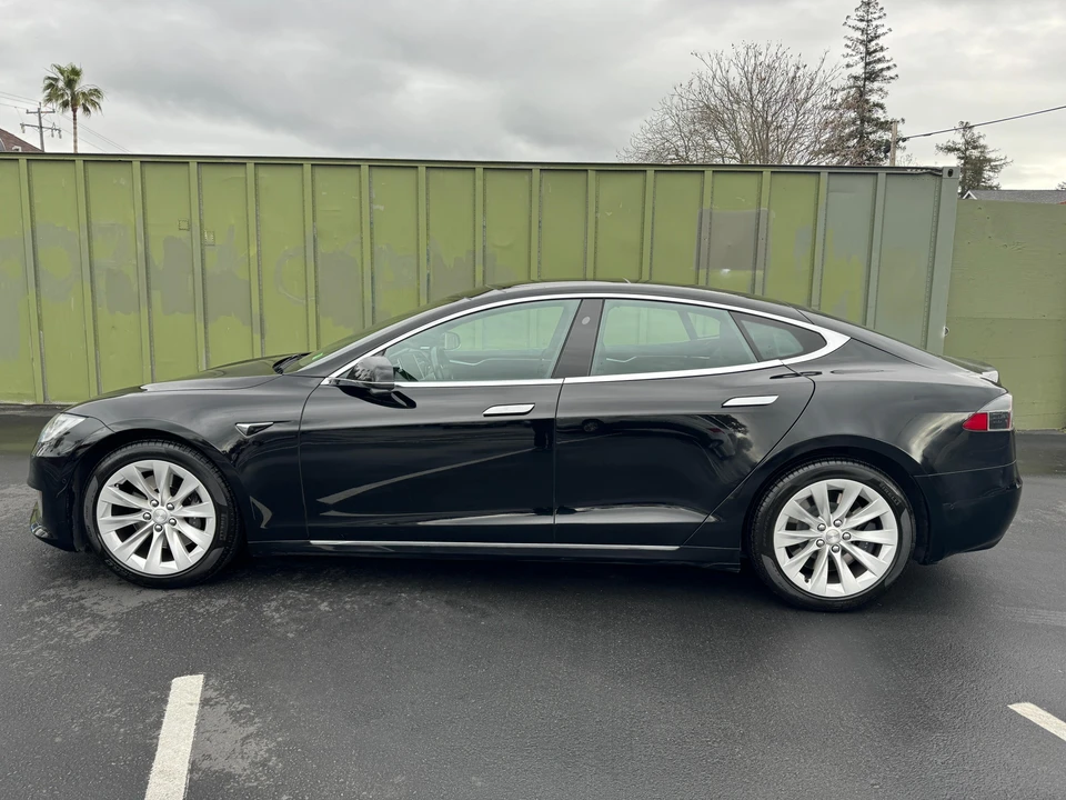 2016 Tesla Model S - Image 7 of 31
