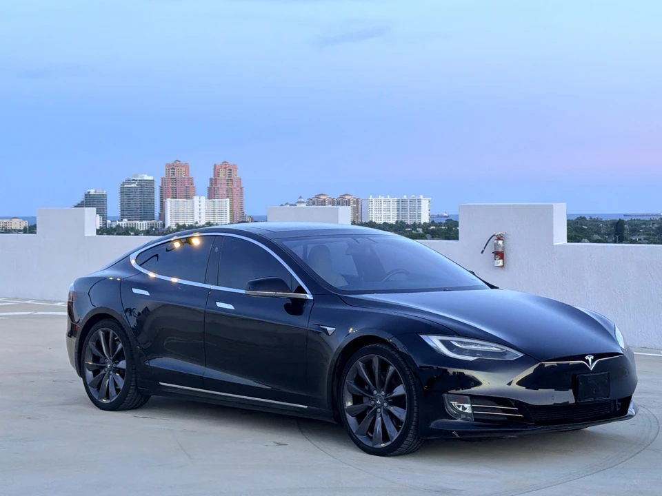 2016 Tesla Model S - Image 13 of 31