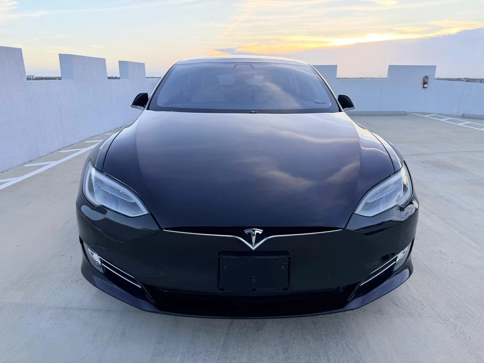 2016 Tesla Model S - Image 14 of 31
